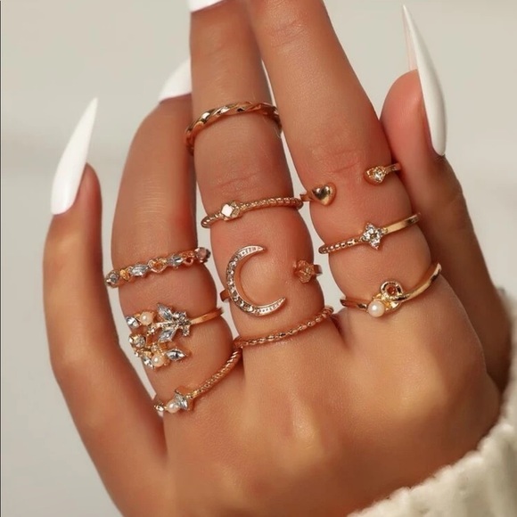 Jewelry - Gold 𝅺3/$30 10pc Moon Star Rhinestone Ring Set